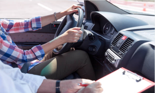 Cours de conduite automobile